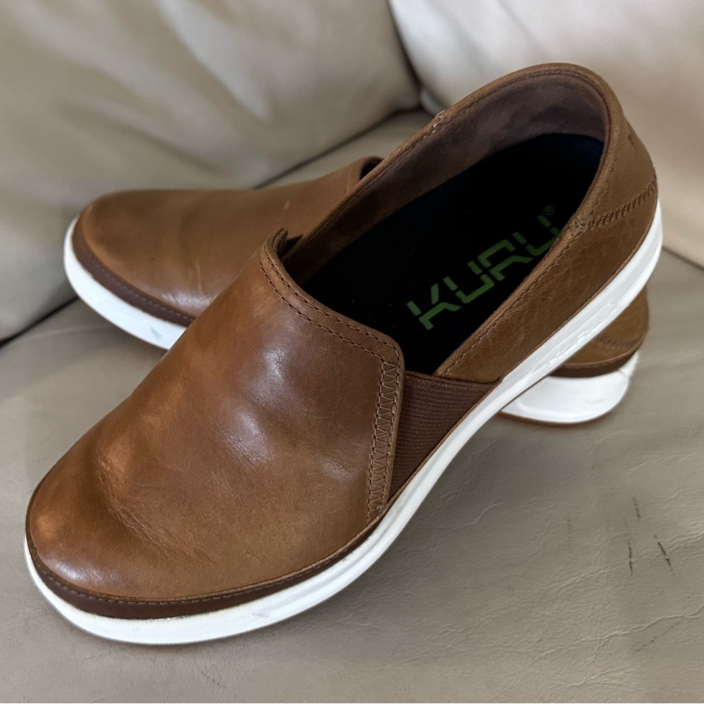 Kuru Roma Alta 
Color: Cognac Brown
Size 6.5